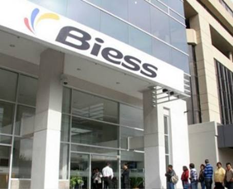 Funcionarios del IESS y Biess implicados en estafa a afiliados