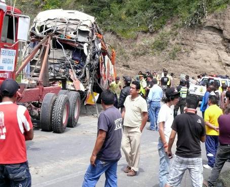 Agencia de Tránsito revela causa de accidente en vía Ibarra-San Lorenzo