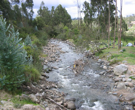 Encuentran cadáver en río Machángara de Cuenca