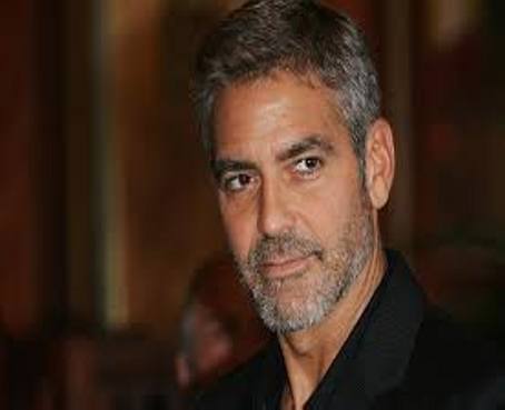 George Clooney paga cena a desconocido