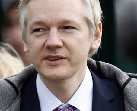 Assange participará a distancia en Universidad de Cambridge