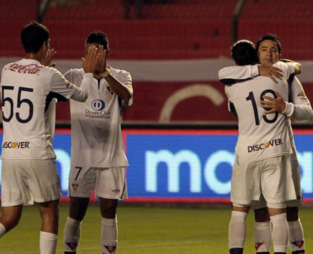 Liga de Quito derrotó a Aucas en su &#039;Noche Blanca&#039;