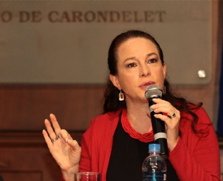 María Fernanda Espinoza es la nueva ministra de Defensa