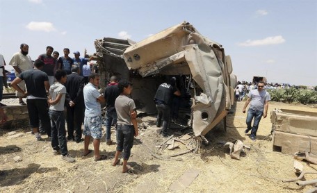 Al menos 17 personas murieron en Túnez por choque de un tren