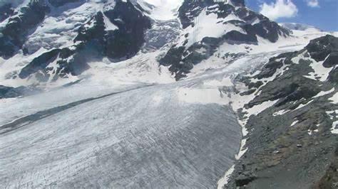 El glaciar Theodule de los Alpes, situado al sur de Zermatt en el cantón de Valais.