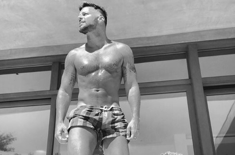Ricky Martín muestra sus nalgas en Instagram