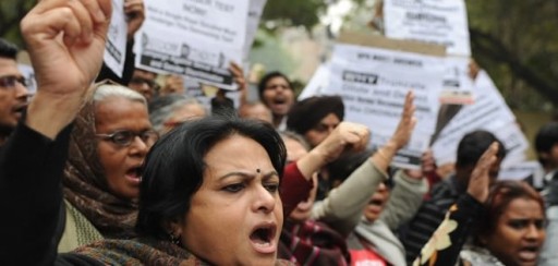 Inacción policial contra sus violadores lleva a una india a tratar de suicidarse