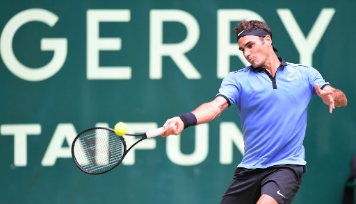 Federer accede a las semifinales de Halle, donde se medirá al ruso Khachanov