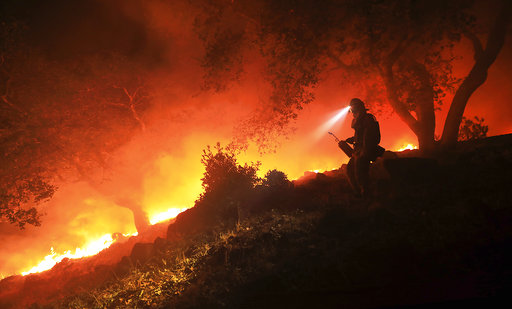 Sube a 23 la cifra de muertos por incendios en California, Estados Unidos