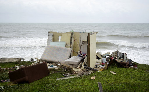 María dejó 13 muertos en Puerto Rico, parte de la isla carece de comunicaciones