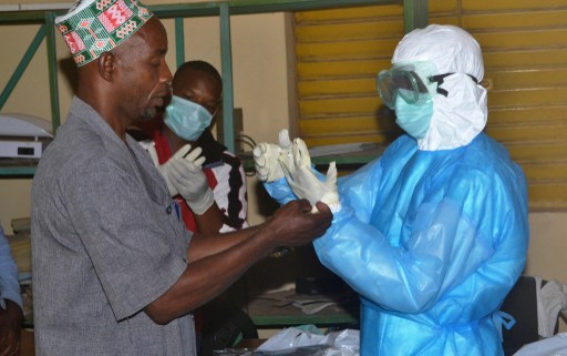 El brote actual de ébola se originó por único contacto con el foco del virus
