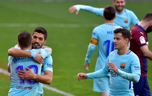 El FC Barcelona regresa al triunfo en la Liga con un 2-0 sobre el Eibar