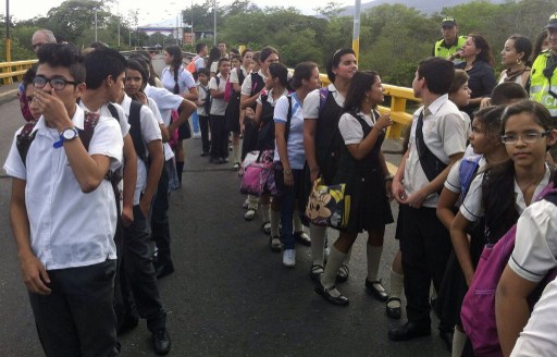 Venezuela abre zona fronteriza para que estudiantes retomen clases