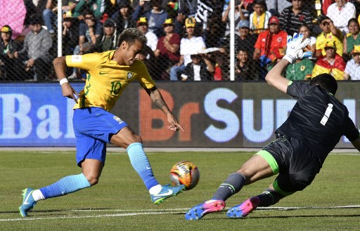 Arquero Carlos Lampe impide victoria de Brasil ante Bolivia