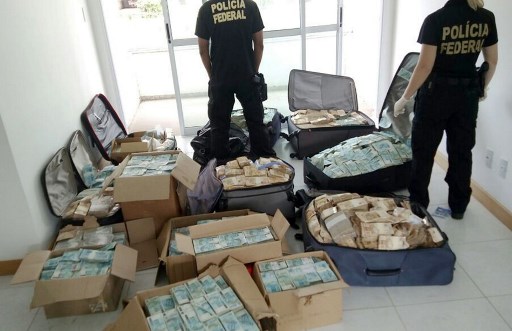 Policía halla más de $16 millones en supuesto búnker de exministro de Temer
