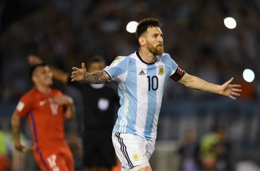 Argentina se impone a Chile con penal de Lionel Messi