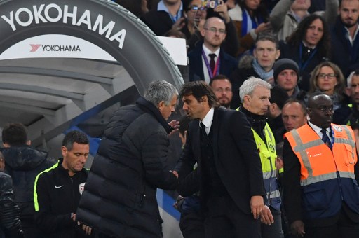 José Mourinho le reclamó a Antonio Conte tras el Chelsea-M. United