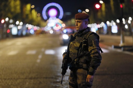 Grupo Estado Islámico reivindica el tiroteo en los Campos Elíseos en París