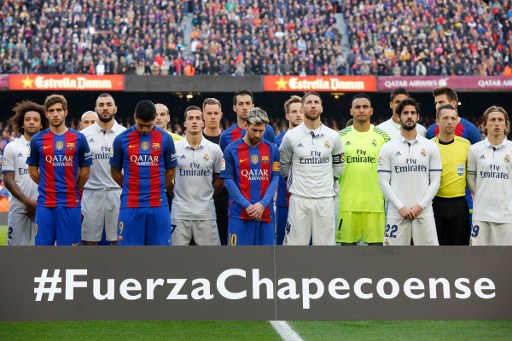 Barcelona y Real Madrid hicieron juntos el minuto de silencio en el súperclásico
