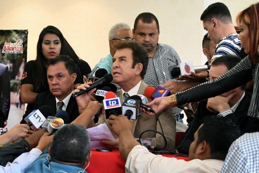 Candidato opositor hondureño anuncia que desiste de lucha electoral