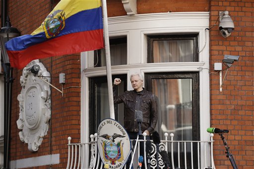 Julian Assange responde a pedido de Lenín Moreno de no intervenir en política