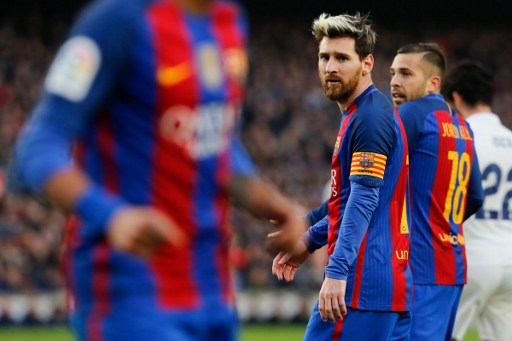 Lionel Messi luce la cinta de capitán por primera vez en un súperclásico