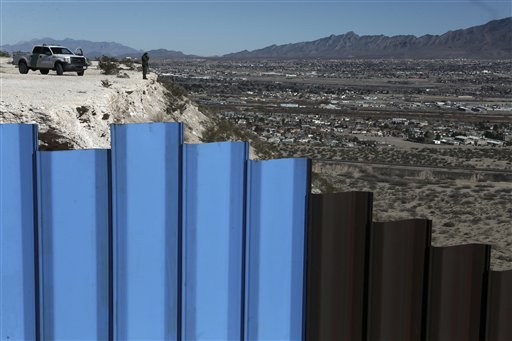 Cámara baja de EE.UU. aprueba dinero para el muro fronterizo