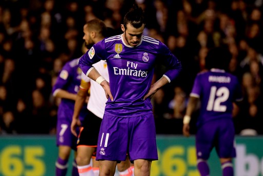 Real Madrid cae ante Valencia y pierde oportunidad de afianzarse en la punta