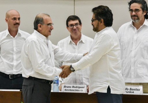 Gobierno de Colombia y FARC firman histórico acuerdo sobre víctimas