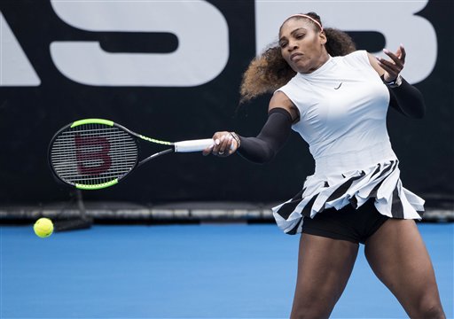 Serena Williams debuta con victoria en el torneo de Auckland