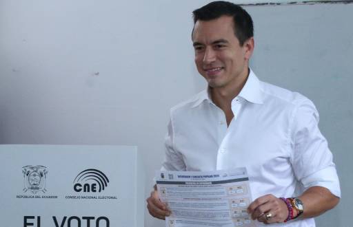 Imagen de archivo del presidente Daniel Noboa durante las votaciones para la consulta popular y referéndum.