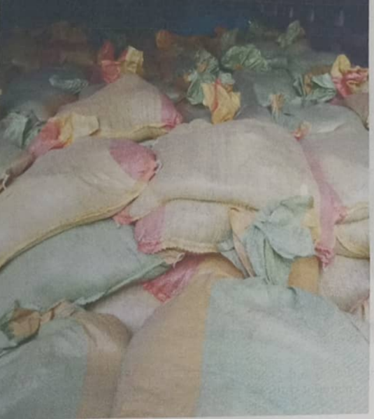 Los militares supuestamente custodiaban tres camiones con material aurífero, por la zona de Buenos Aires, en Imbabura. Los militares supuestamente custodiaban tres camiones con material aurífero, por la zona de Buenos Aires, en Imbabura.