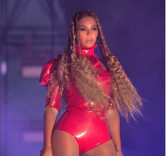 Beyoncé luce un cuerpo espectacular a un mes de dar a luz