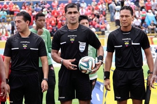 Jugador boliviano pide sanción para el árbitro Roddy Zambrano