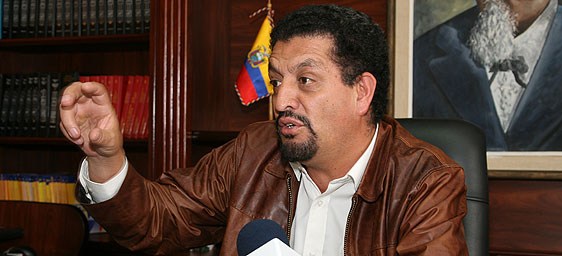 Fausto Camacho denuncia irregularidades en concurso del CNE
