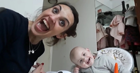 El video de una bebé de 15 meses que asombra al mundo