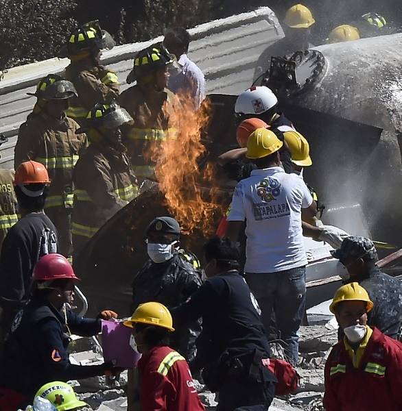Madres desesperadas lucharon por salvar a sus bebés de explosión en México
