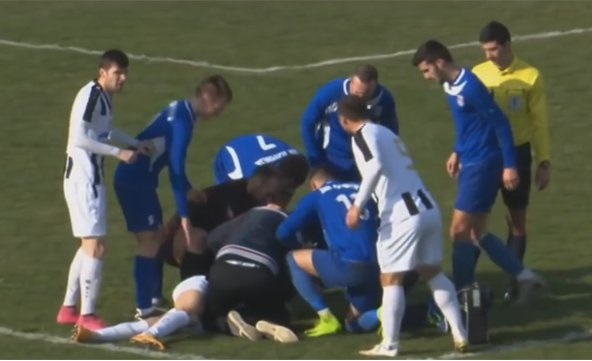 Futbolista croata muere en pleno partido