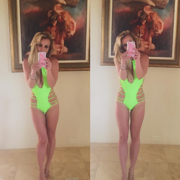El atrevido video de Britney Spears bañándose en una piscina