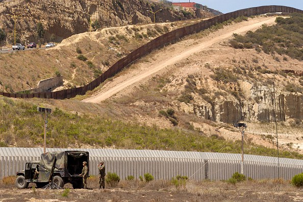 Un mexicano se suicida desde un puente fronterizo tras ser deportado de EEUU