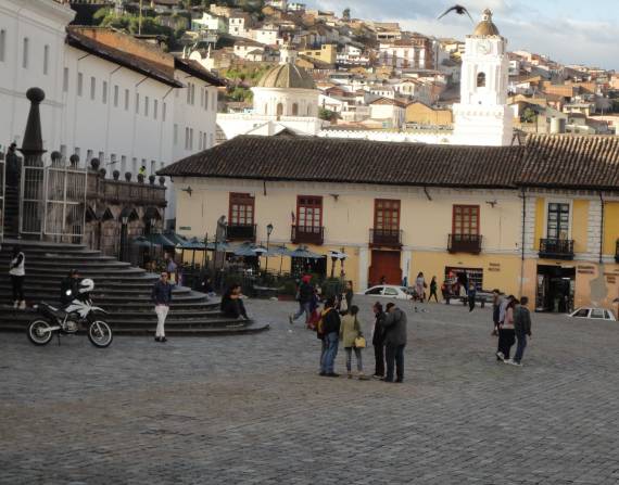 Plaza de San Francisco en el Centro Histórico de Quito.