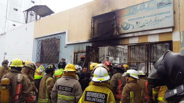 Incendio de gran magnitud se registra en el centro de Guayaquil