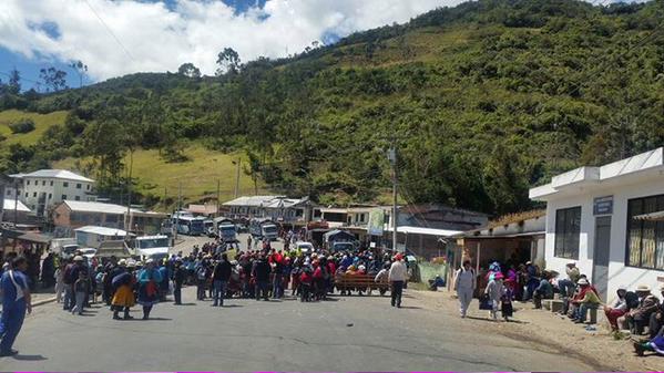 Campesinos marchan en Azuay contra políticas del Gobierno