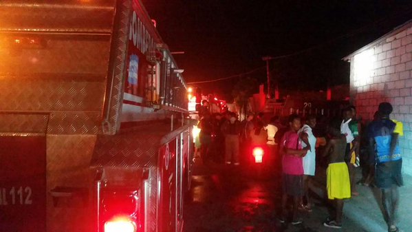 Seis casas afectadas por un incendio en la isla Trinitaria