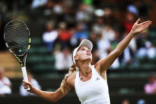 Wozniacki avanza a tercera ronda de Wimbledon