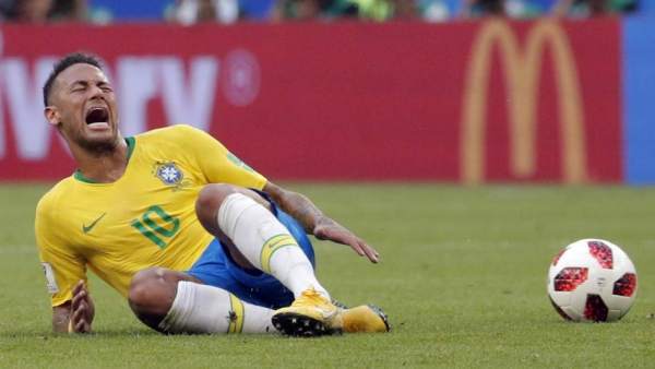 La confesión de Neymar provoca burlas en Brasil