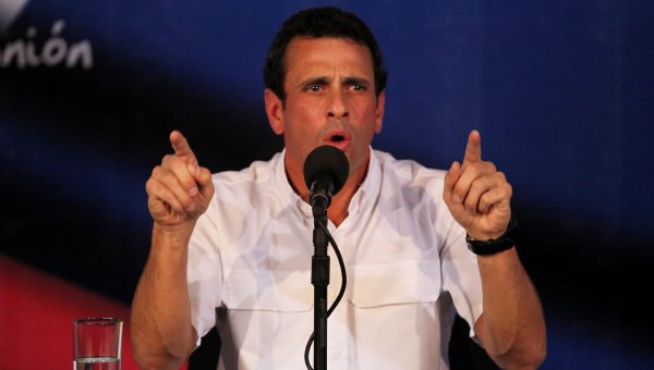 Capriles tilda de inaceptables e irresponsables acusaciones de Correa