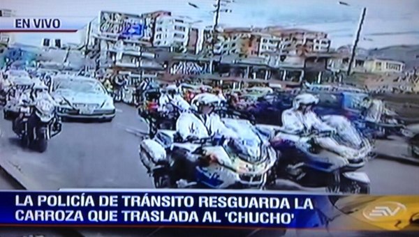 Féretro del &#039;Chucho&#039; Benítez recorrió las calles de Quito rumbo a Monteolivo