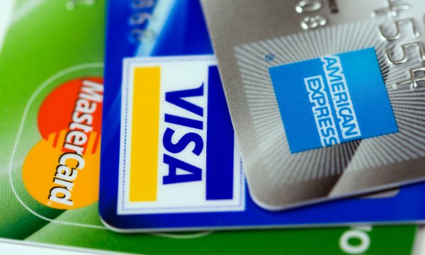 Tarjetas de crédito podrán cobrar por beneficios como millas y puntos