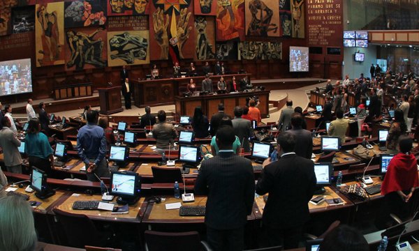 Asambleístas sancionadas en PAIS aceptan su inhabilitación